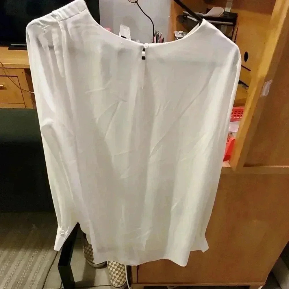 BCBG MAXAZRIA white blouse - Picture 3 of 5